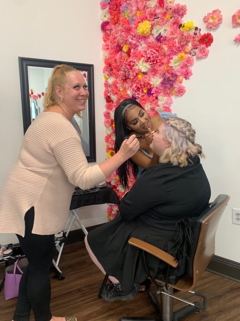 Register in Makeup Beauty Courses and Spray Tanning Course Hamilton Burlington Zone
